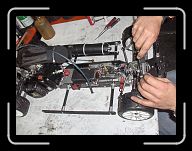 HPIM9517 * Die Elektronik tief unterm Tank verborgen. Vermutlich gut für den Schwerpunkt * 2592 x 1936 * (2.32MB)