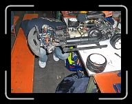 HPIM9540 * Pascal sucht die Zehntel untern Tisch * 2592 x 1936 * (2.41MB)