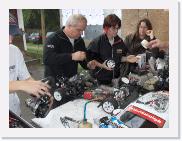 HPIM3627 * Auch bei den Bernauers wird eifrig auf das Regensetup umgerüstet * 2592 x 1936 * (1.74MB)