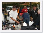 HPIM3644 * Martin Lissau bei den Vorbereitungen zum Finale * 2592 x 1936 * (1.75MB)