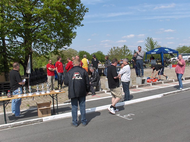 HPIM9980.JPG - Auf zur Siegerehrung