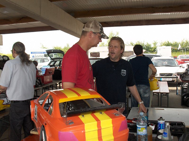 HPIM0408.JPG - UP und O-Man beim Fachsimpeln