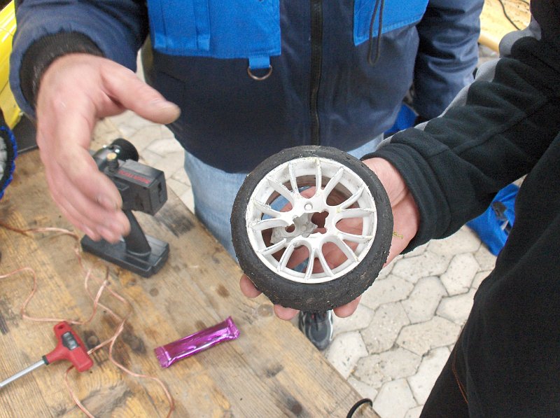 HPIM1354.JPG - Felgenbruch ... eine der vielen Gefahren in Niederwürzbach