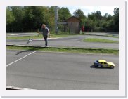 HPIM8200 * Michael Hauser fährt als Erster durchs Ziel. Nach Nürnberg sein zweiter Sieg in der Fun&Drive Klasse. Spitze ! * 2592 x 1936 * (1.92MB)