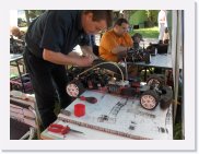 HPIM6975 * Bernd Schraubt am H.A.R.M. SR-1 * 2592 x 1936 * (2.06MB)